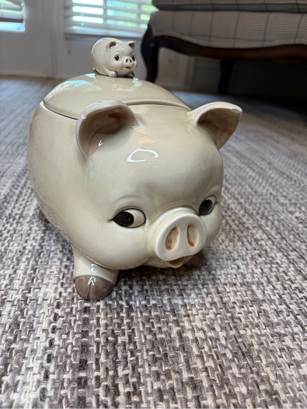 1979 Otagiri OMC ceramic pig cookie jar featuring a piglet on the lid